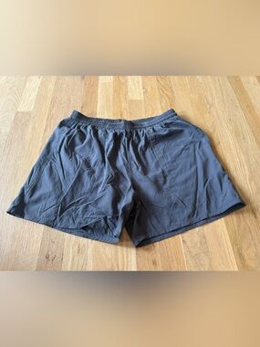 NEW!! Men’s Duck Camp- Scout Shorts. Size Medium